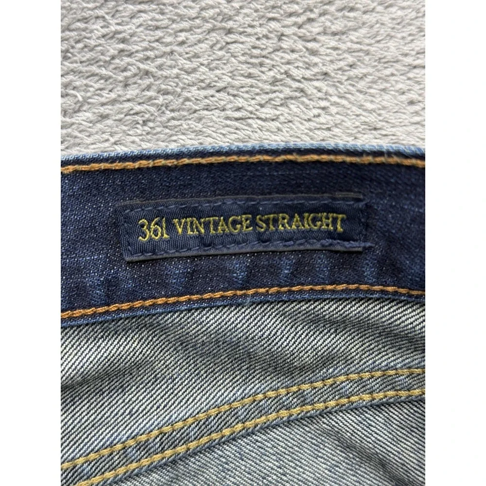 Lucky Brand 361 Vintage Straight Jeans Mens Measured 37x32‎ Blue Medium Wash